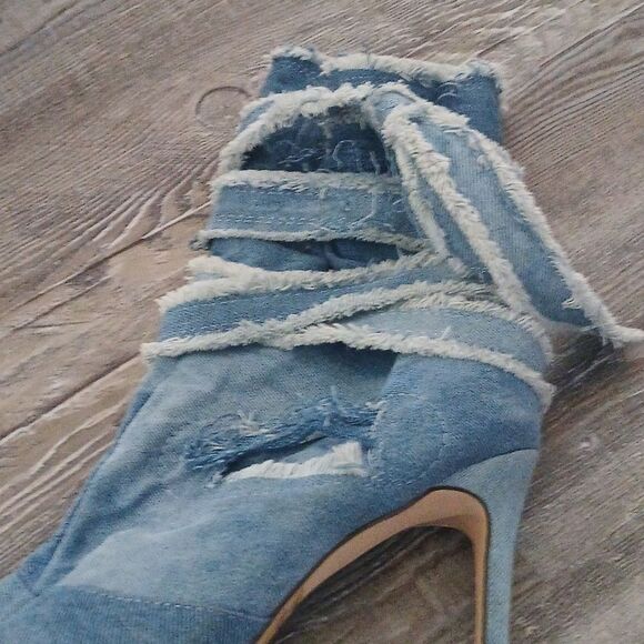 Jubilee open toe distressed denim jean  boot heels Sz 7 EUC - Picture 6 of 9